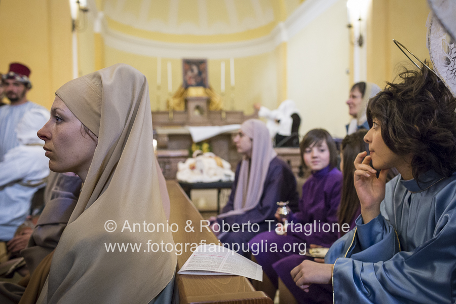 La Messa che precede l'avvio della Via Crucis per le strade del centro storico di Barile (PZ)